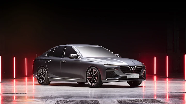 Wady i zalety samochodów elektrycznych